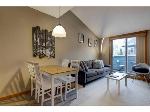 326-109 Montane Road, Canmore, AB - Indoor Photo Showing Living Room