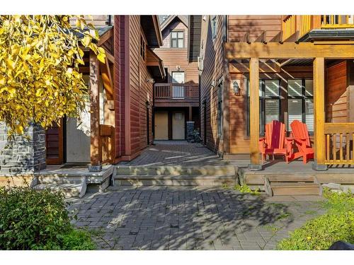 206-201 Muskrat Street, Banff, AB - Outdoor