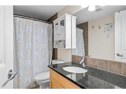 206-201 Muskrat Street, Banff, AB - Indoor Photo Showing Bathroom