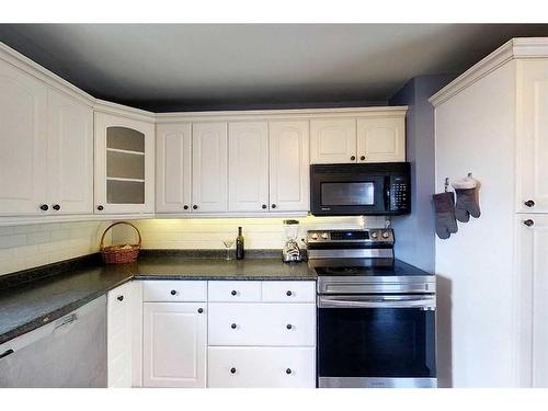 5129 6 Avenue, Edson, AB - Indoor Photo Showing Kitchen