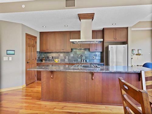 204-505 Spring Creek Drive, Canmore, AB - Indoor Photo Showing Kitchen