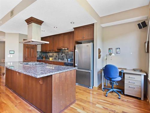 204-505 Spring Creek Drive, Canmore, AB - Indoor Photo Showing Kitchen