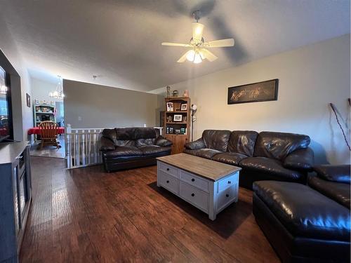 592062 Lot 22 Highway 32, Rural Woodlands County, AB - Indoor Photo Showing Living Room