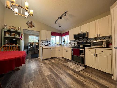 592062 Lot 22 Highway 32, Rural Woodlands County, AB - Indoor Photo Showing Kitchen