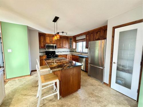 6 Isbister Avenue, Swan Hills, AB - Indoor Photo Showing Kitchen