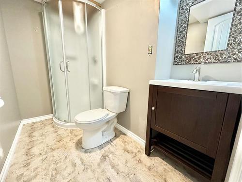 6 Isbister Avenue, Swan Hills, AB - Indoor Photo Showing Bathroom