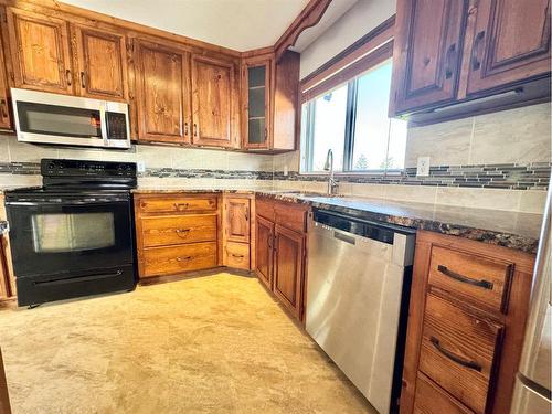 6 Isbister Avenue, Swan Hills, AB - Indoor Photo Showing Kitchen