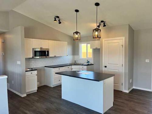 9813 101 Street, Grande Cache, AB - Indoor Photo Showing Kitchen