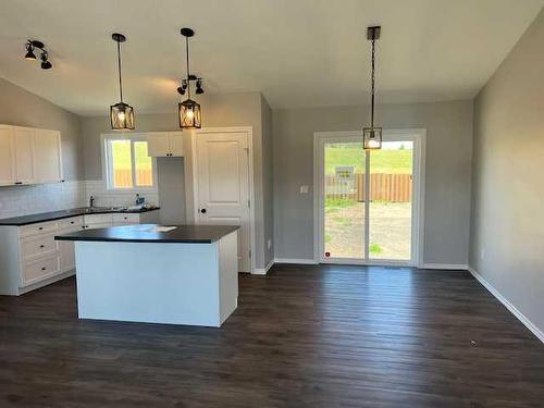 9813 101 Street, Grande Cache, AB - Indoor Photo Showing Kitchen