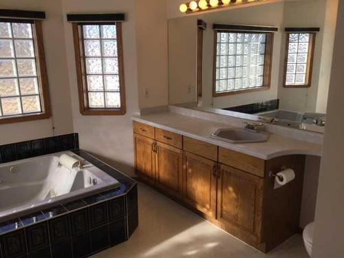 87 Park Drive, Whitecourt, AB - Indoor Photo Showing Bathroom