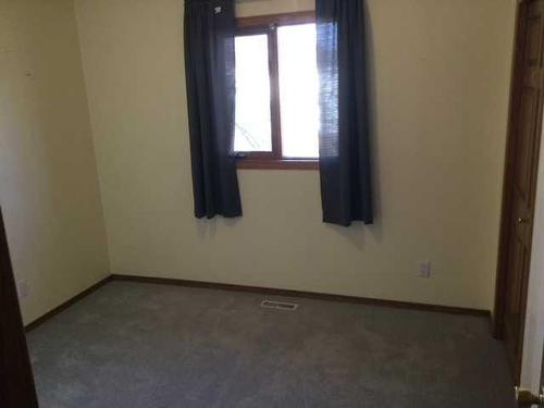 87 Park Drive, Whitecourt, AB - Indoor Photo Showing Other Room