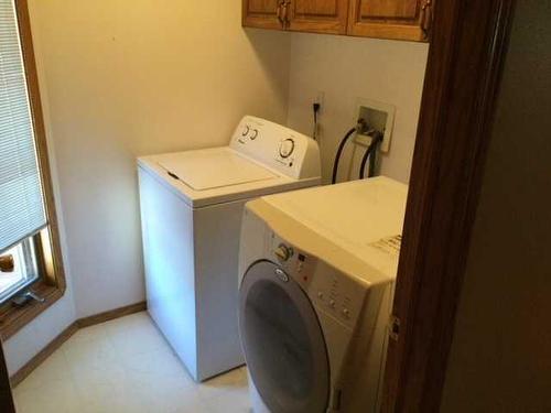 87 Park Drive, Whitecourt, AB - Indoor Photo Showing Laundry Room