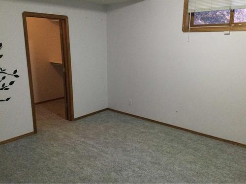 87 Park Drive, Whitecourt, AB - Indoor Photo Showing Other Room