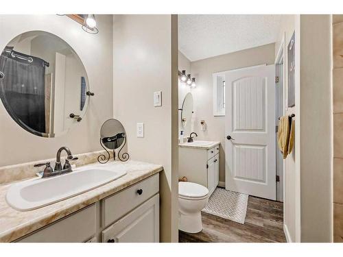 6818 5A Avenue, Edson, AB - Indoor Photo Showing Bathroom