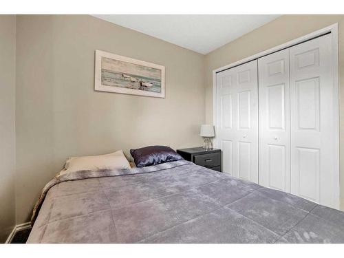 6818 5A Avenue, Edson, AB - Indoor Photo Showing Bedroom