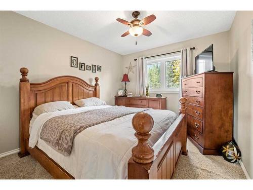 6818 5A Avenue, Edson, AB - Indoor Photo Showing Bedroom