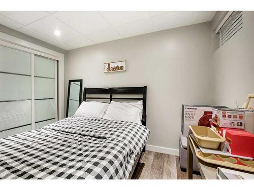 6818 5A Avenue, Edson, AB - Indoor Photo Showing Bedroom