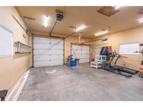 6818 5A Avenue, Edson, AB - Indoor Photo Showing Garage