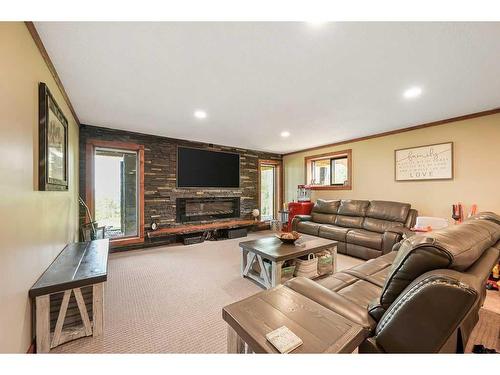 1 Spruce Hill Road, Rural Lesser Slave River No. 124, M.D. Of, AB - Indoor With Fireplace