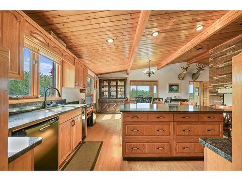 1 Spruce Hill Road, Rural Lesser Slave River No. 124, M.D. Of, AB - Indoor Photo Showing Kitchen