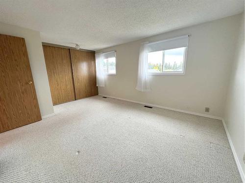 135 Sitar Crescent, Hinton, AB - Indoor Photo Showing Other Room