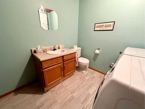 135 Sitar Crescent, Hinton, AB - Indoor Photo Showing Bathroom