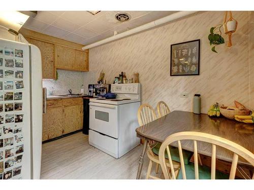 119 Wolverine Street, Banff, AB - Indoor Photo Showing Kitchen