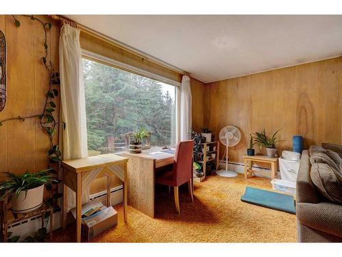 119 Wolverine Street, Banff, AB - Indoor