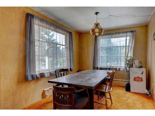 119 Wolverine Street, Banff, AB - Indoor Photo Showing Dining Room