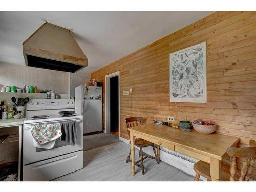 119 Wolverine Street, Banff, AB - Indoor Photo Showing Kitchen