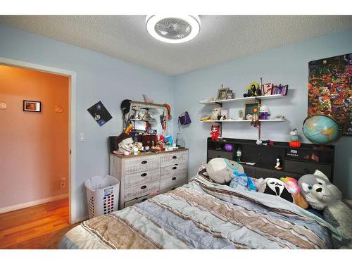 113 Hansen Drive, Hinton, AB - Indoor Photo Showing Bedroom