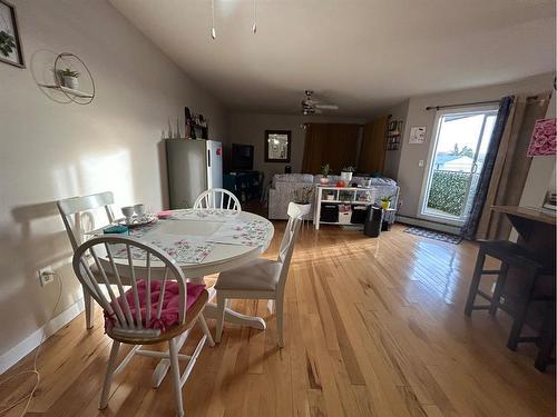 401-4502 52 Ave, Whitecourt, AB - Indoor Photo Showing Dining Room