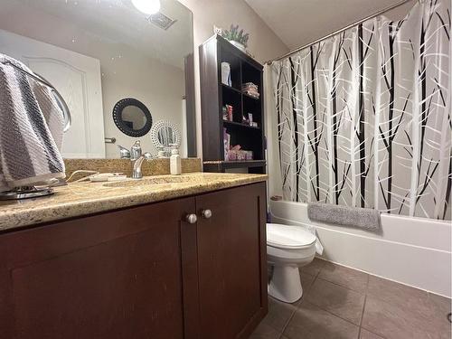 401-4502 52 Ave, Whitecourt, AB - Indoor Photo Showing Bathroom