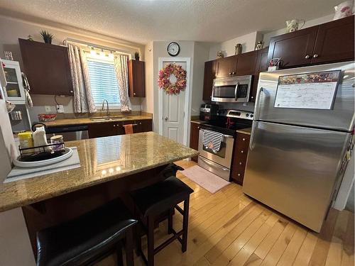 401-4502 52 Ave, Whitecourt, AB - Indoor Photo Showing Kitchen