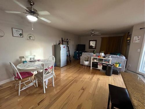 401-4502 52 Ave, Whitecourt, AB - Indoor Photo Showing Dining Room