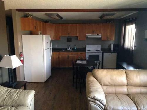 604 3 Avenue, Fox Creek, AB - Indoor Photo Showing Kitchen