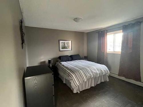 604 3 Avenue, Fox Creek, AB - Indoor Photo Showing Bedroom