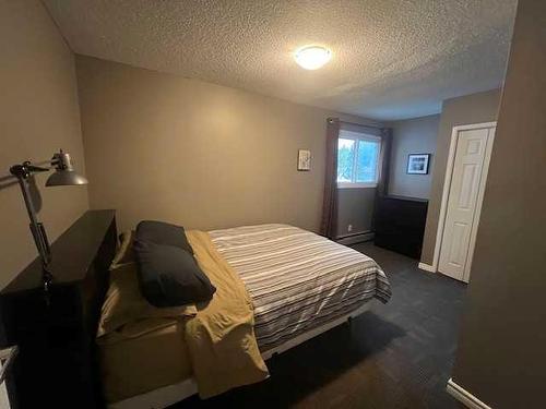 604 3 Avenue, Fox Creek, AB - Indoor Photo Showing Bedroom