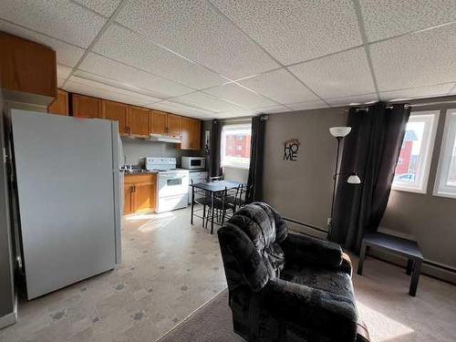 604 3 Avenue, Fox Creek, AB - Indoor Photo Showing Kitchen