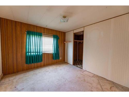 113 Fir Avenue, Hinton, AB - Indoor Photo Showing Other Room