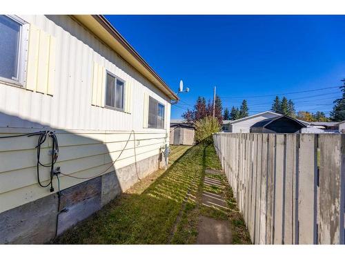 113 Fir Avenue, Hinton, AB - Outdoor With Exterior