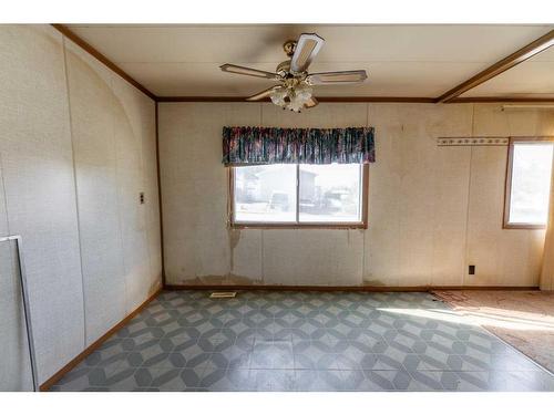 113 Fir Avenue, Hinton, AB - Indoor Photo Showing Other Room