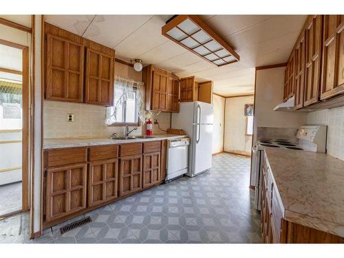 113 Fir Avenue, Hinton, AB - Indoor Photo Showing Kitchen With Double Sink