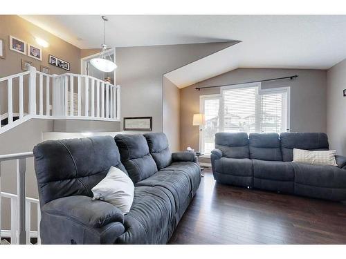 1000 7 Street Sw, Slave Lake, AB - Indoor Photo Showing Living Room