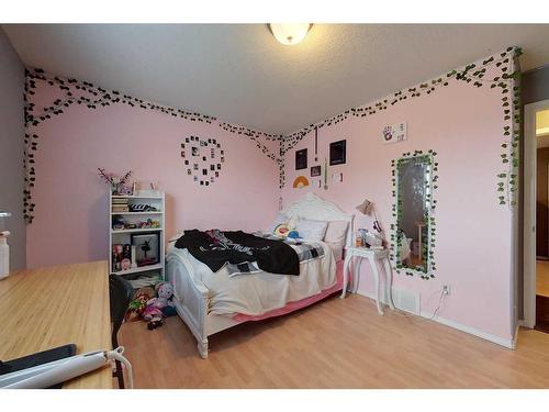 1000 7 Street Sw, Slave Lake, AB - Indoor Photo Showing Bedroom