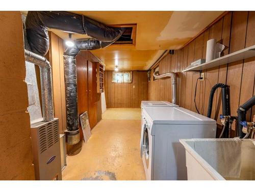 117 Dorin Drive, Hinton, AB - Indoor Photo Showing Laundry Room