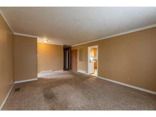 117 Dorin Drive, Hinton, AB - Indoor Photo Showing Other Room