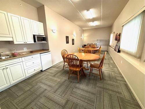 204-228 Pembina Avenue, Hinton, AB - Indoor Photo Showing Other Room