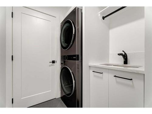 512 8Th Avenue, Canmore, AB - Indoor Photo Showing Laundry Room