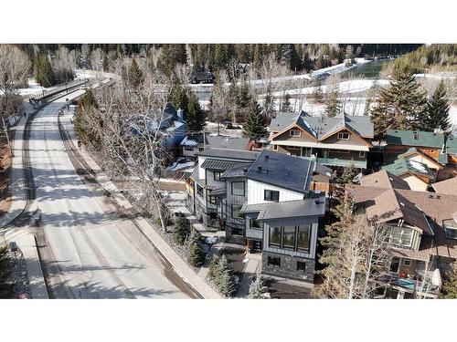 512 8Th Avenue, Canmore, AB - Outdoor